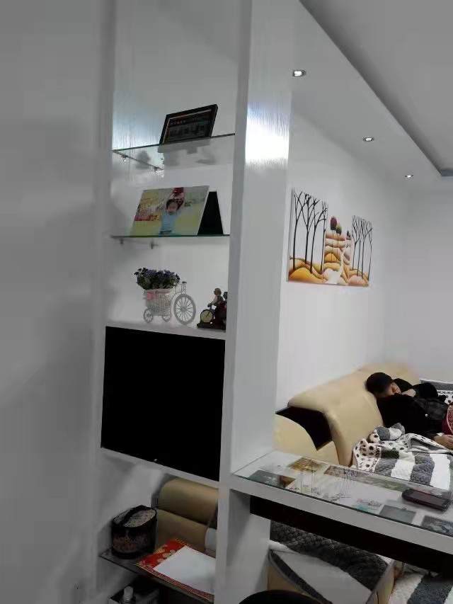 南风苑  3室2厅2卫    1800.0元/月室内图