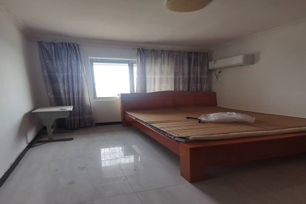 皇城御园 2室1厅1卫 60.0万 皇城御园 2室1厅1卫 60.0万客厅