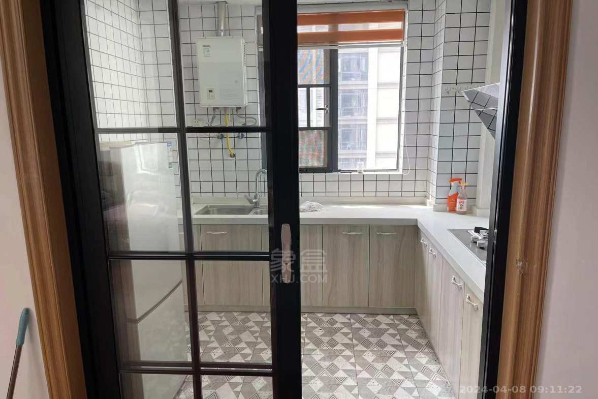 流金岁月-华晨国际 2室2厅1卫 2200.0元/月 流金岁月-华晨国际 2室2厅1卫 2200.0元/月室内图