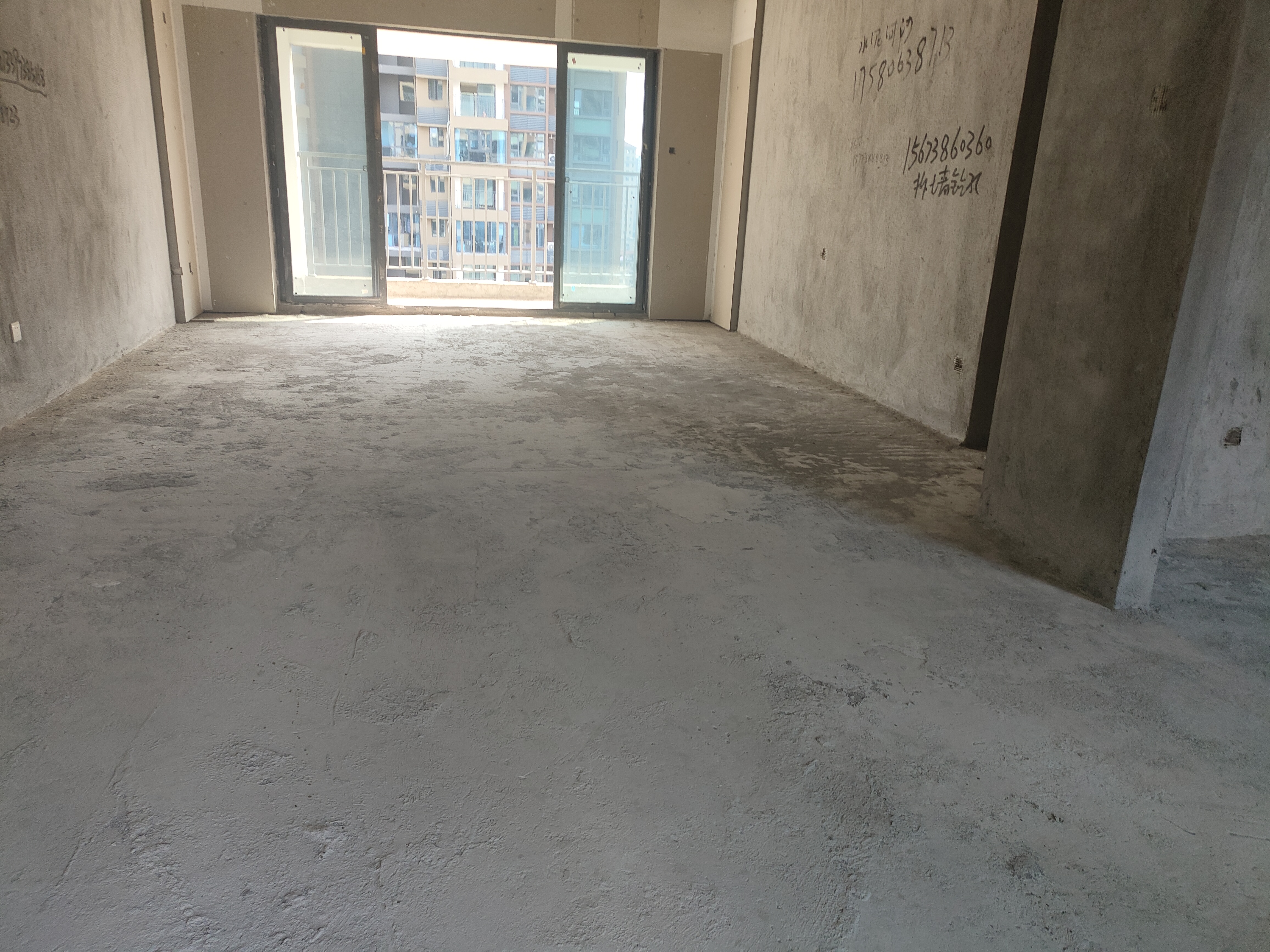 宁邦中心（二期公园里）  5室2厅2卫   125.80万