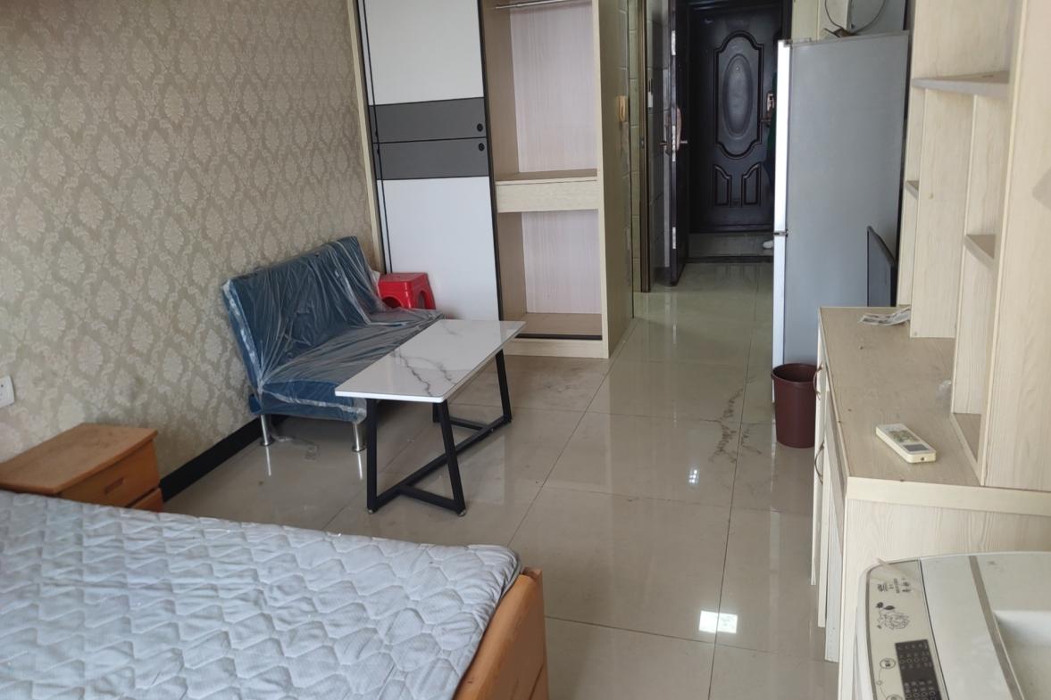 五洲富隆中心  1室1厅1卫    900.0元/月室内图