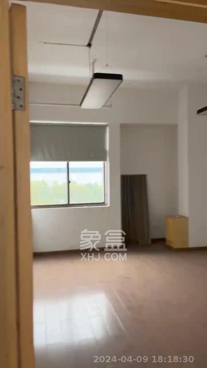 麓谷新长海中心   239.7㎡     8000.00元/月室内图
