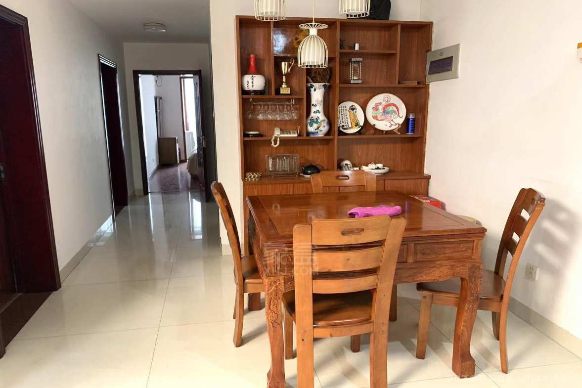 新城首座  3室2厅2卫    2500.0元/月 新城首座  3室2厅2卫    2500.0元/月室内图