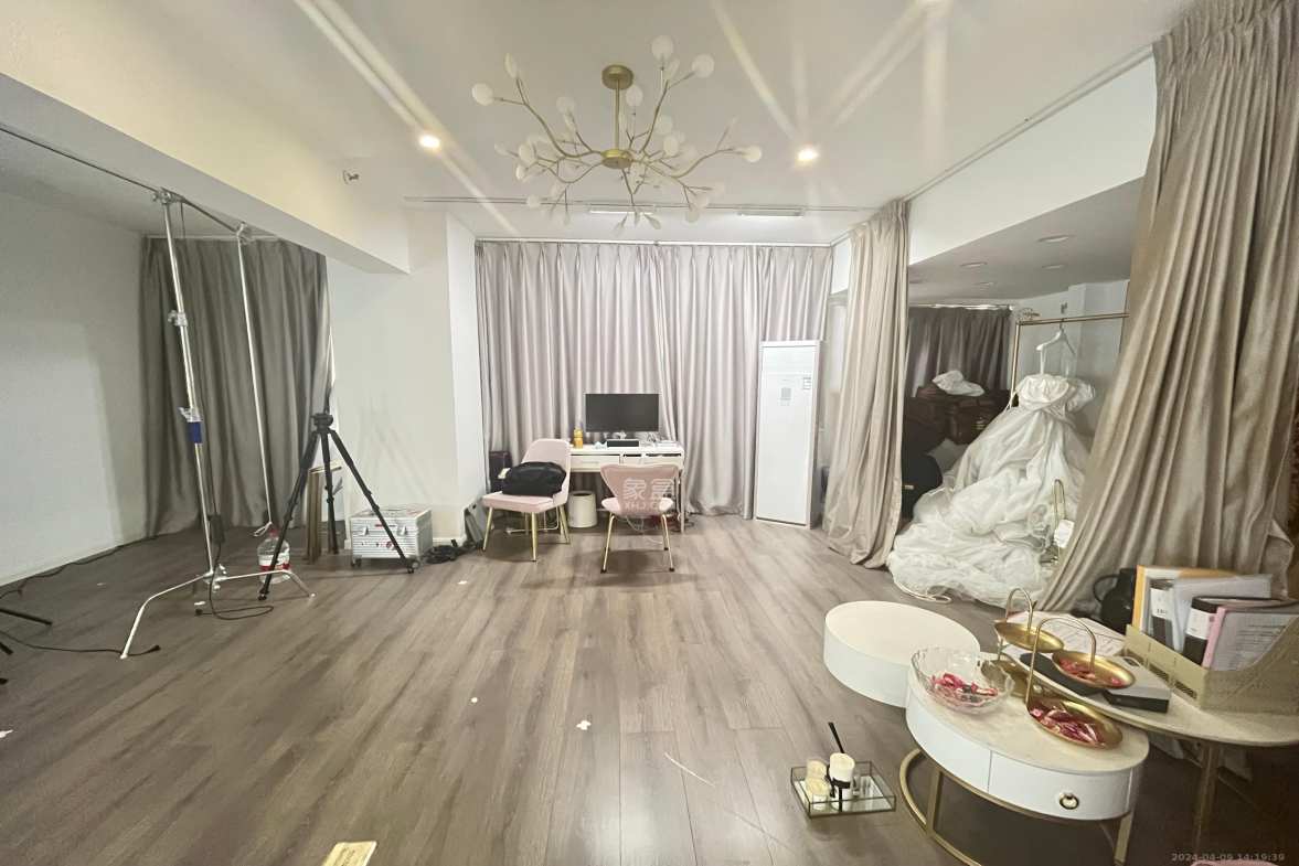 湘域中央 1室1厅1卫 2500.0元/月 湘域中央 1室1厅1卫 2500.0元/月室内图