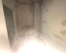绿地V岛  1室1厅1卫   1500.00元/月