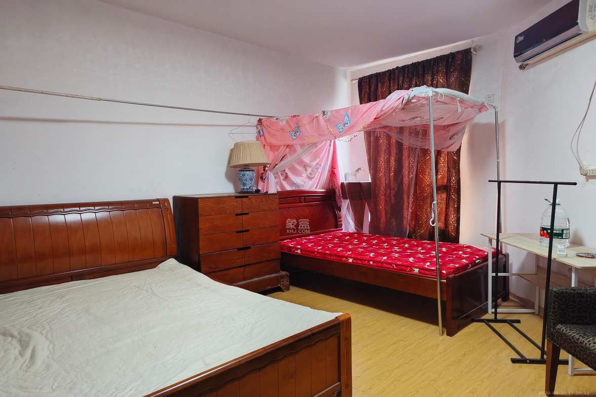 新天地（温馨家园）新长江宾馆  1室1厅1卫   1300.00元/月室内图1
