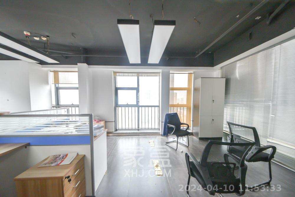 第六都（陆都小区）  2室1厅1卫    6800.0元/月室内图