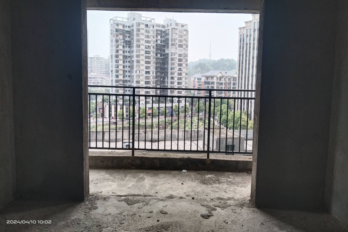 景明佳园  4室2厅2卫    69.8万 景明佳园  4室2厅2卫    69.8万客厅