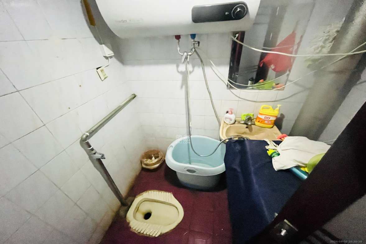 天心城市广场(黄金之城) 3室2厅2卫 2600.0元/月 天心城市广场(黄金之城) 3室2厅2卫 2600.0元/月室内图