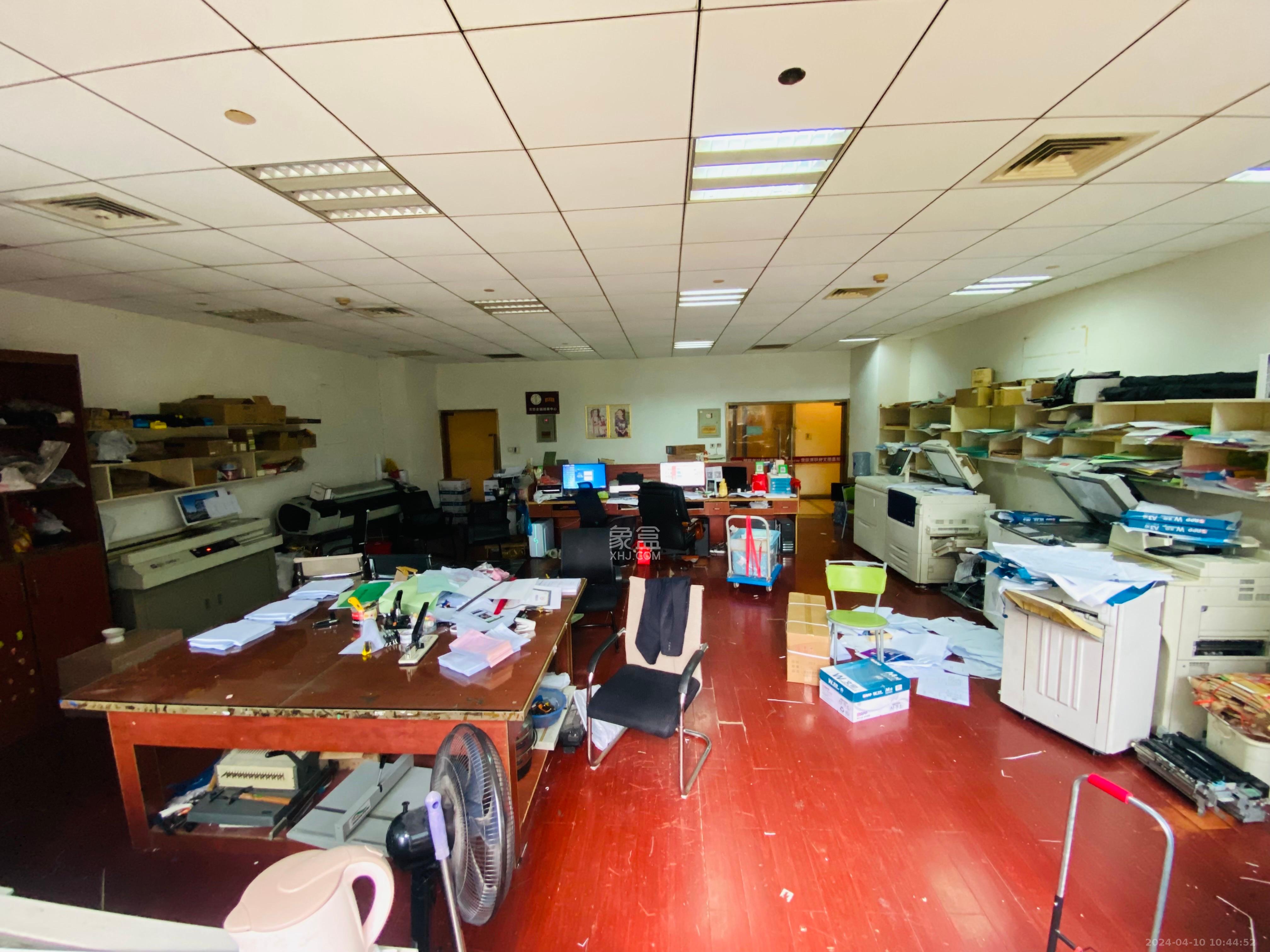 绿地中央广场   115.0㎡      8000.0元/月室内图