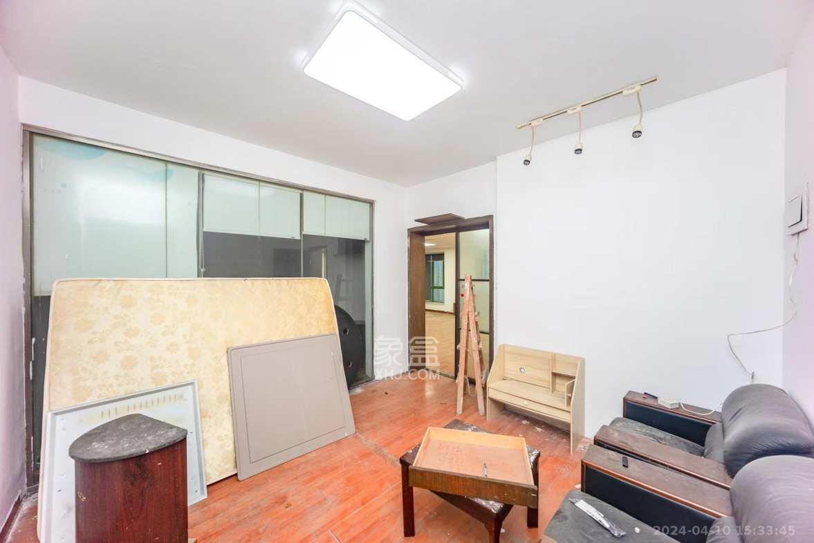 佳逸豪园  3室1厅1卫    3000.0元/月 佳逸豪园  3室1厅1卫    3000.0元/月室内图