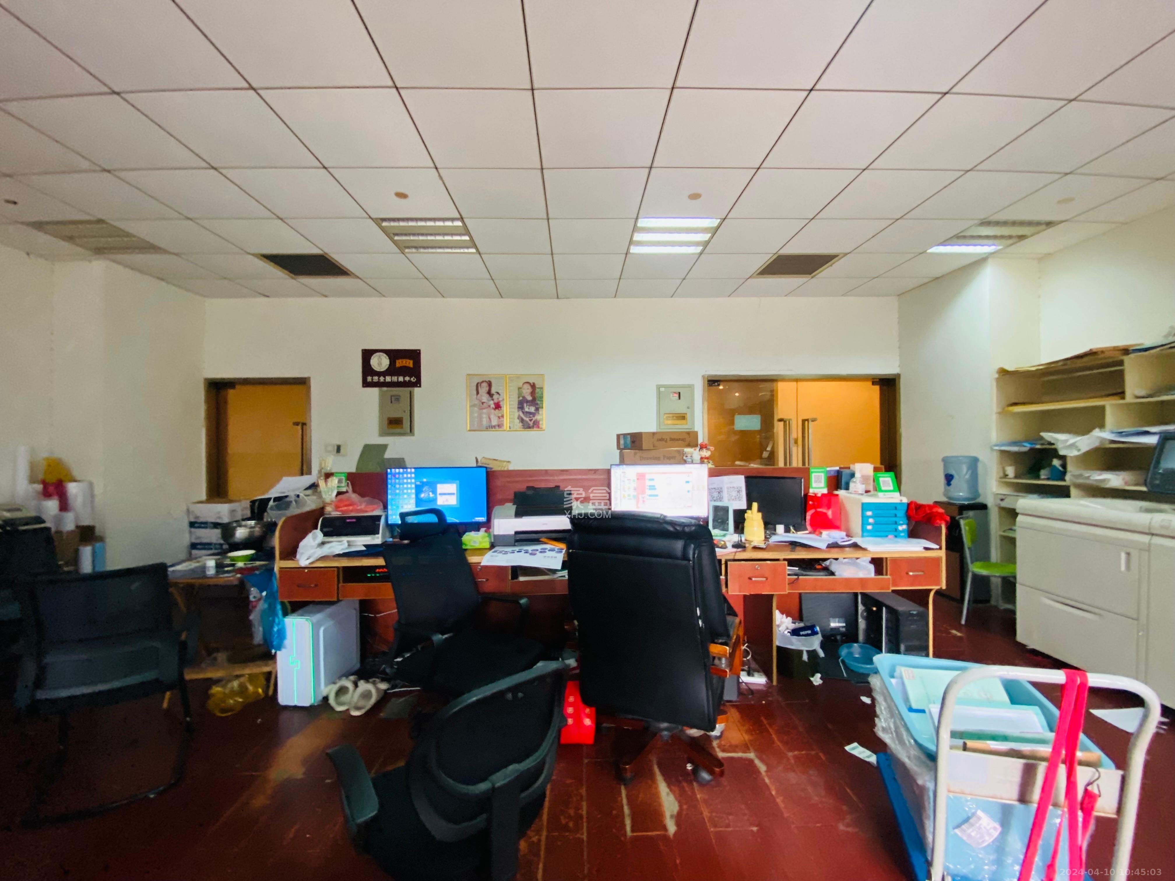 绿地中央广场   115.0㎡      8000.0元/月室内图