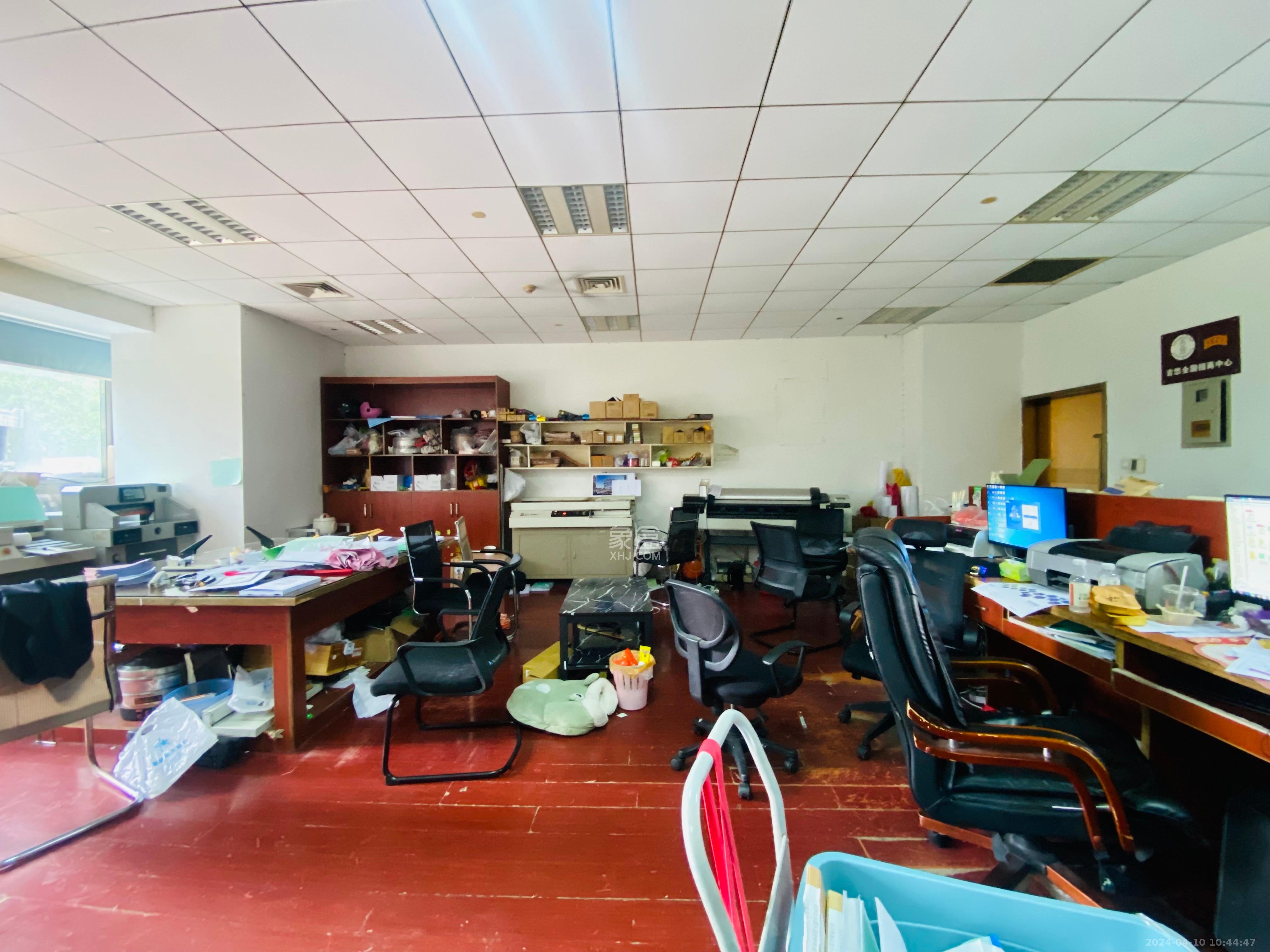 绿地中央广场   115.0㎡      8000.0元/月