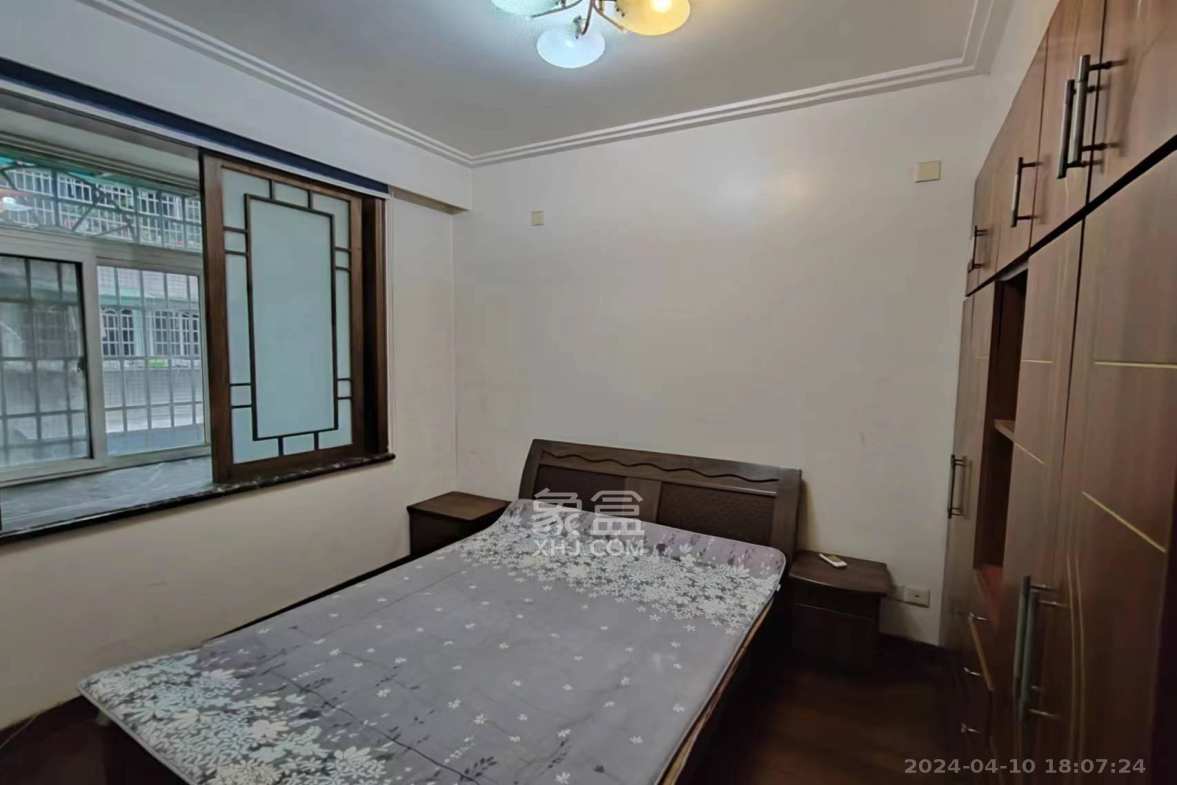 望阁公寓  3室2厅1卫   4000.00元/月室内图