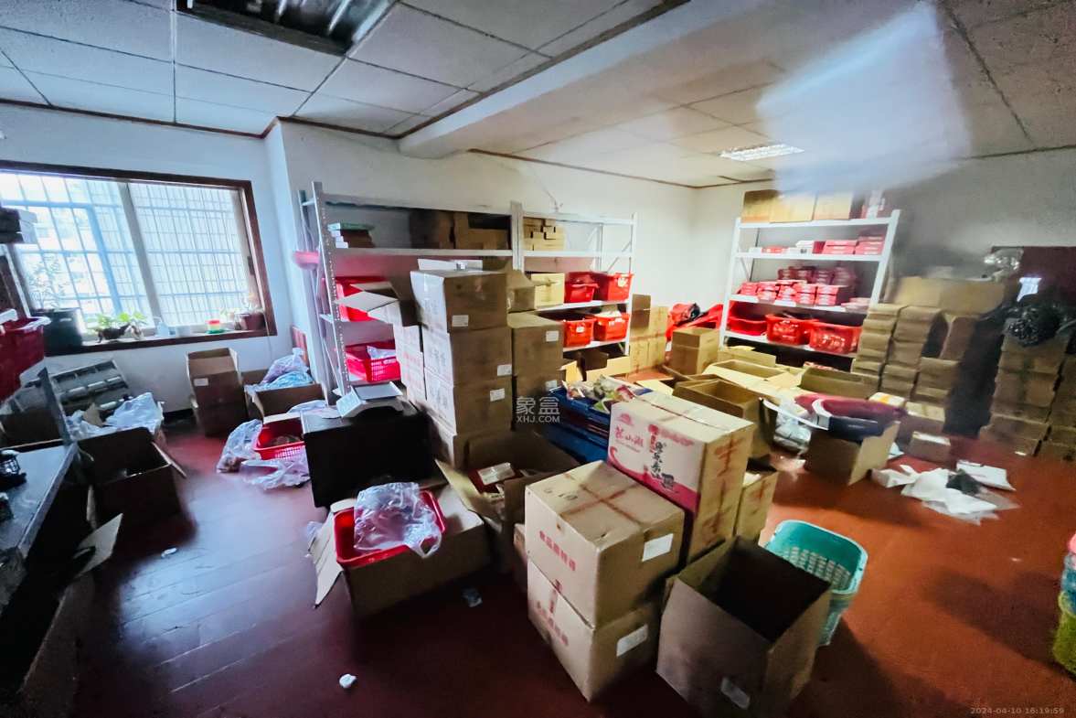 天心城市广场(黄金之城) 3室2厅2卫 2600.0元/月 天心城市广场(黄金之城) 3室2厅2卫 2600.0元/月室内图