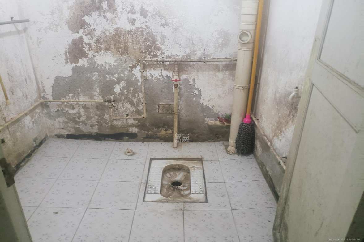 中南汽车世界  2室2厅1卫    1100.0元/月 中南汽车世界  2室2厅1卫    1100.0元/月室内图