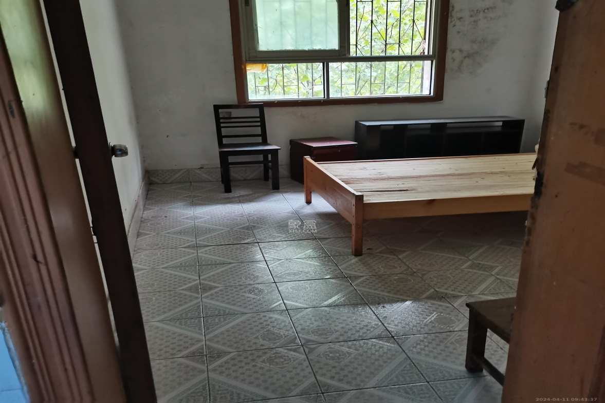 湖南广播电视学校宿舍  4室1厅1卫    1900.0元/月室内图1