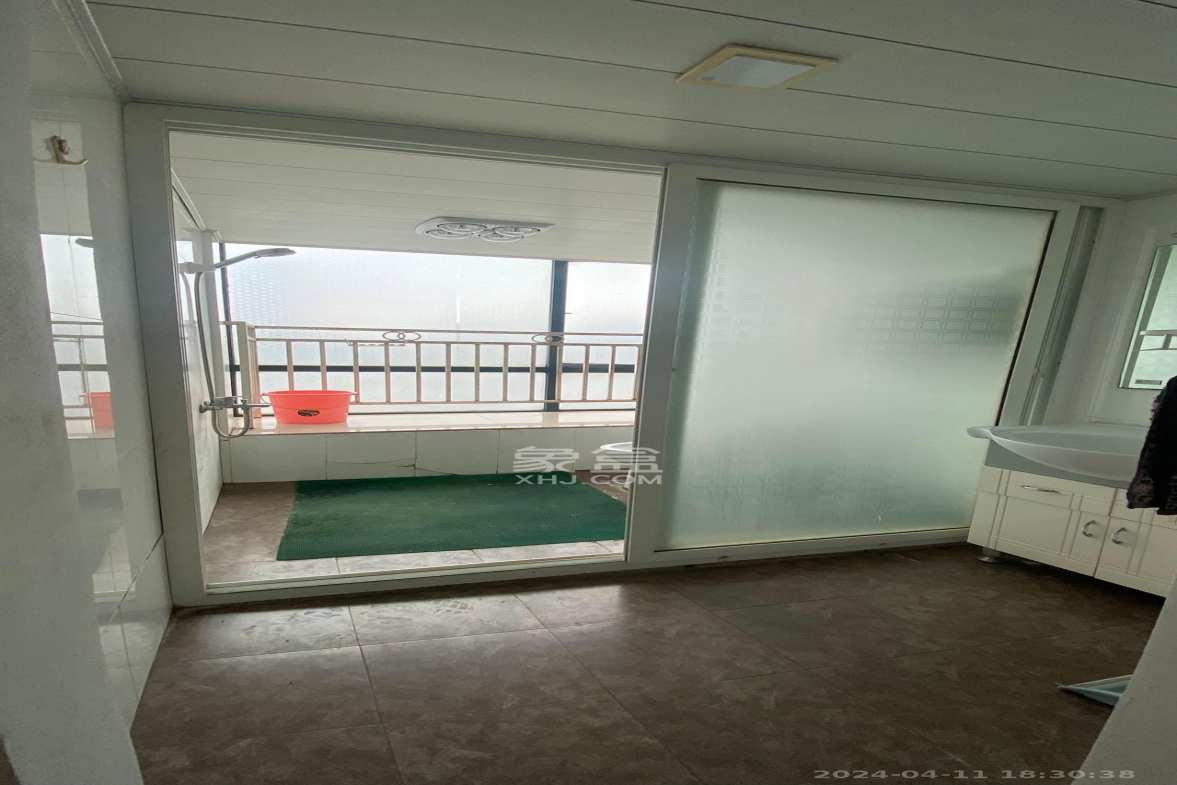 华盛新外滩  2室2厅1卫    3500.0元/月室内图