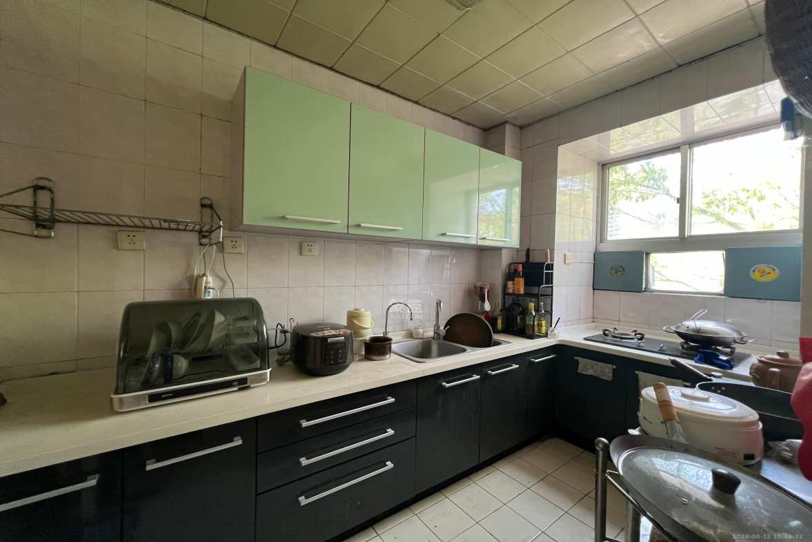 金鹰小区 3室2厅2卫 2500.0元/月 金鹰小区 3室2厅2卫 2500.0元/月室内图