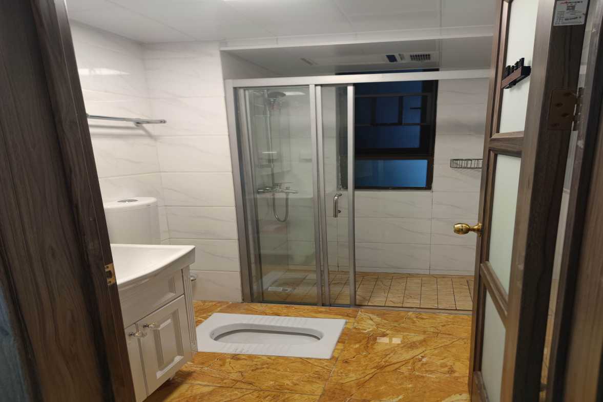 华耀碧桂园十里江湾誉峯 3室2厅1卫 2200.0元/月 华耀碧桂园十里江湾誉峯 3室2厅1卫 2200.0元/月室内图