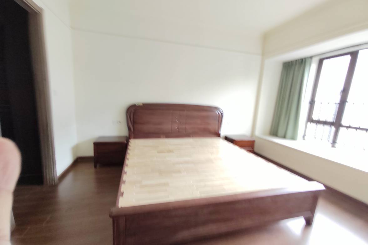 华耀碧桂园十里江湾观澜  4室2厅2卫   2800.00元/月室内图