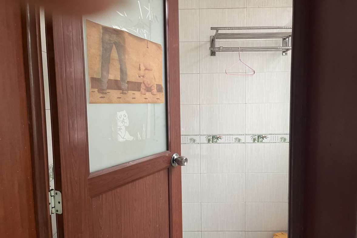 羊舞岭小区  3室2厅2卫   1300.00元/月室内图