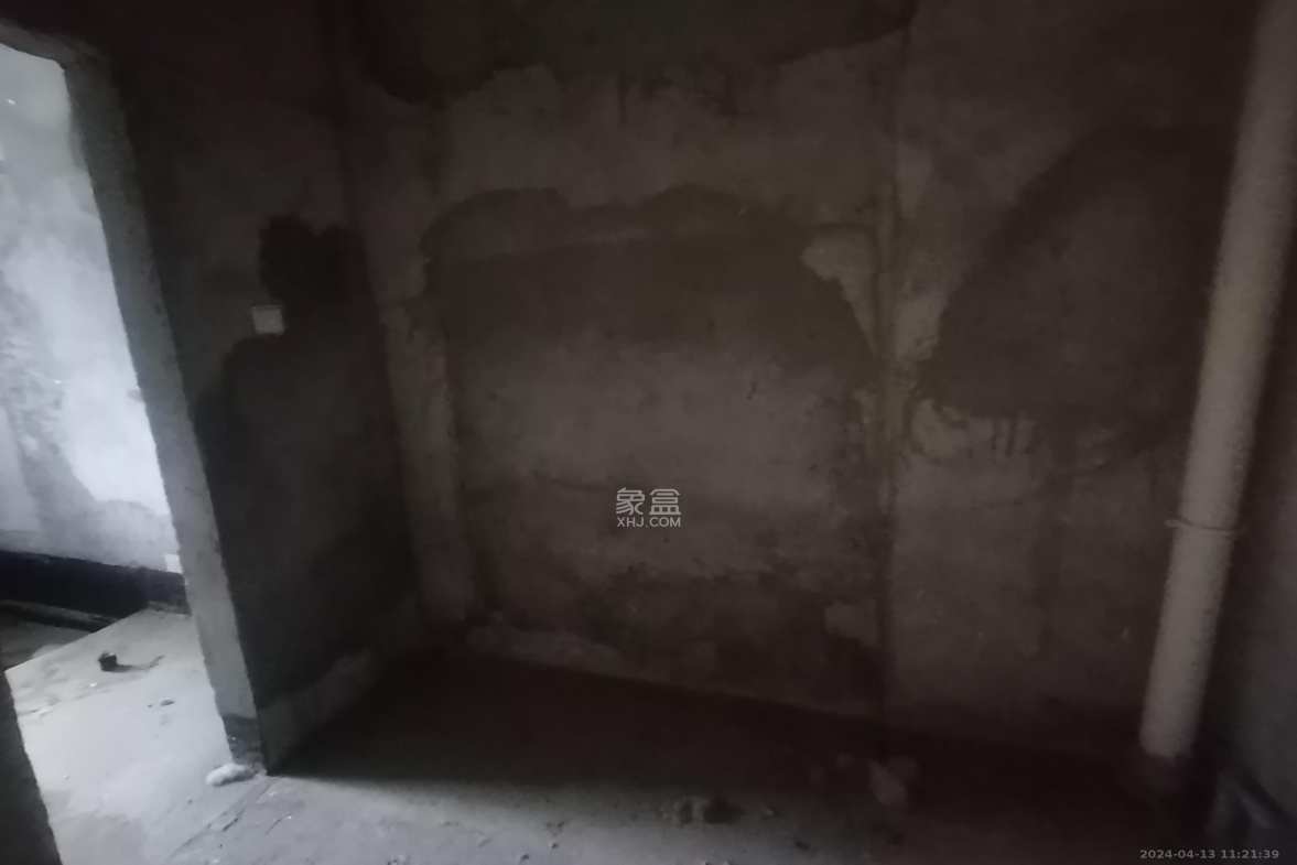五矿万境水岸  5室2厅5卫   268.00万客厅