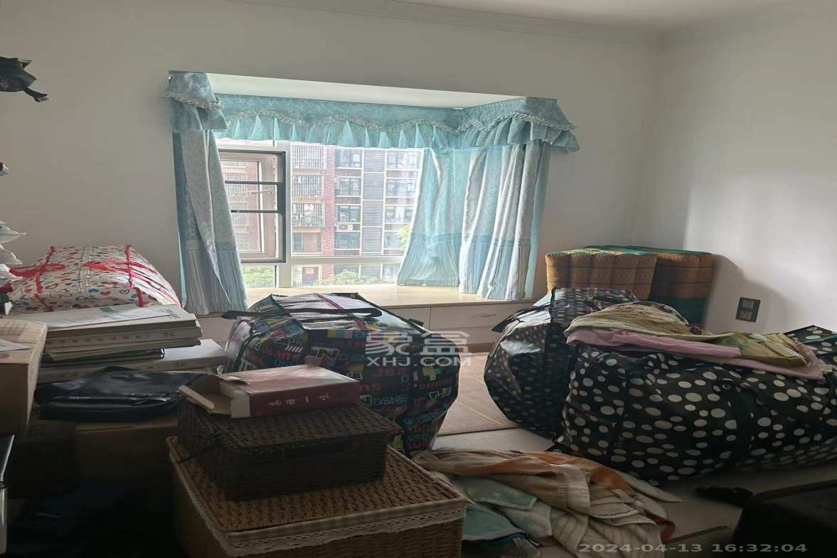 米兰春天 4室2厅1卫 2400.0元/月 米兰春天 4室2厅1卫 2400.0元/月室内图