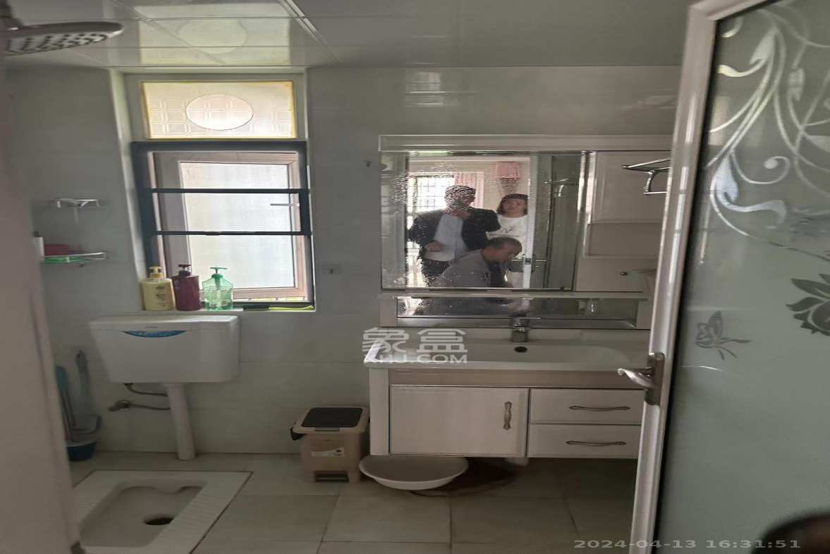 米兰春天 4室2厅1卫 2400.0元/月 米兰春天 4室2厅1卫 2400.0元/月室内图