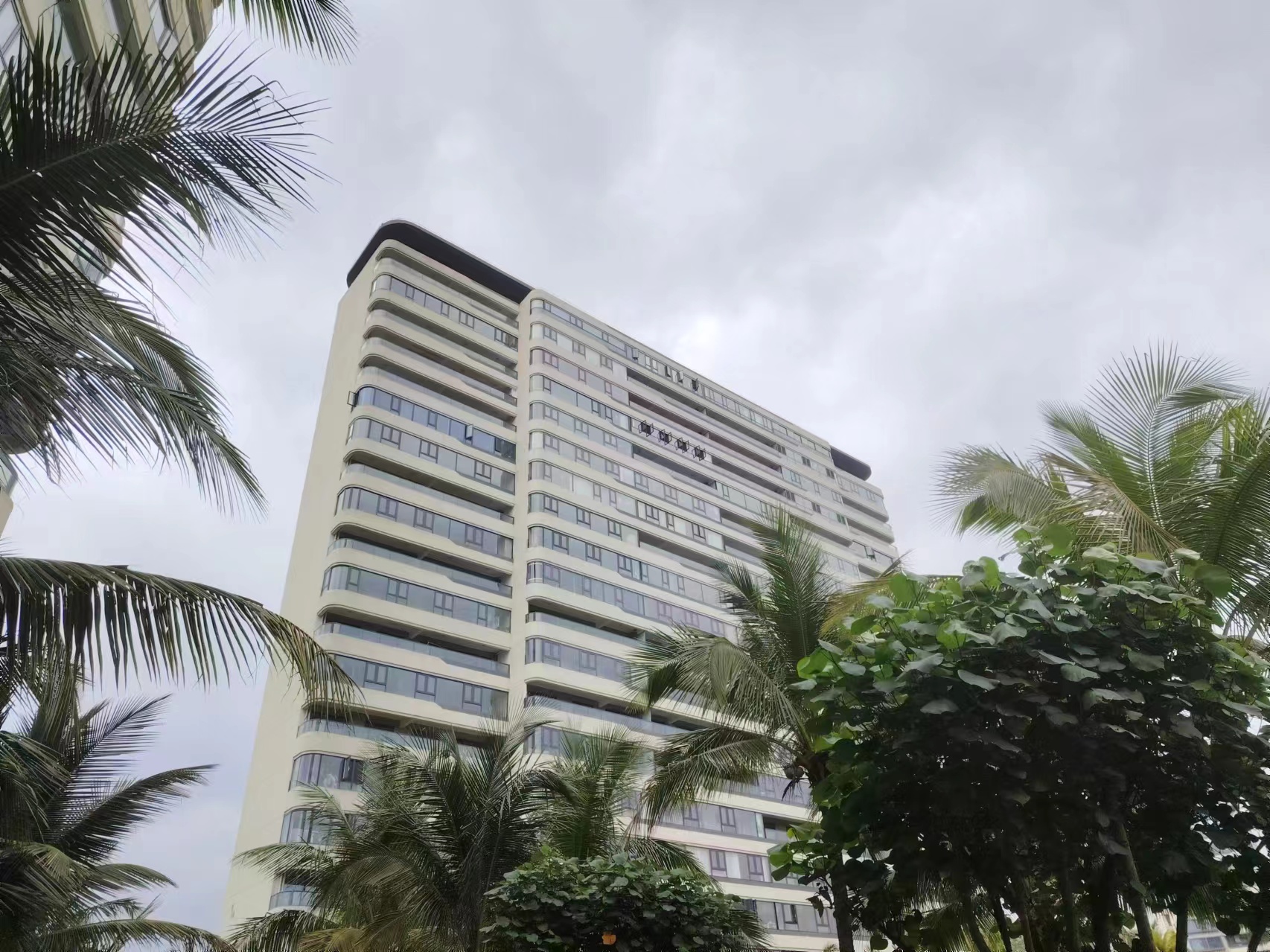 融创观澜湖公园壹号四期  3室2厅2卫    132.7万