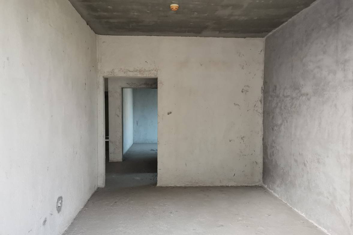 大同沁园  4室2厅2卫    95.0万 大同沁园  4室2厅2卫    95.0万客厅