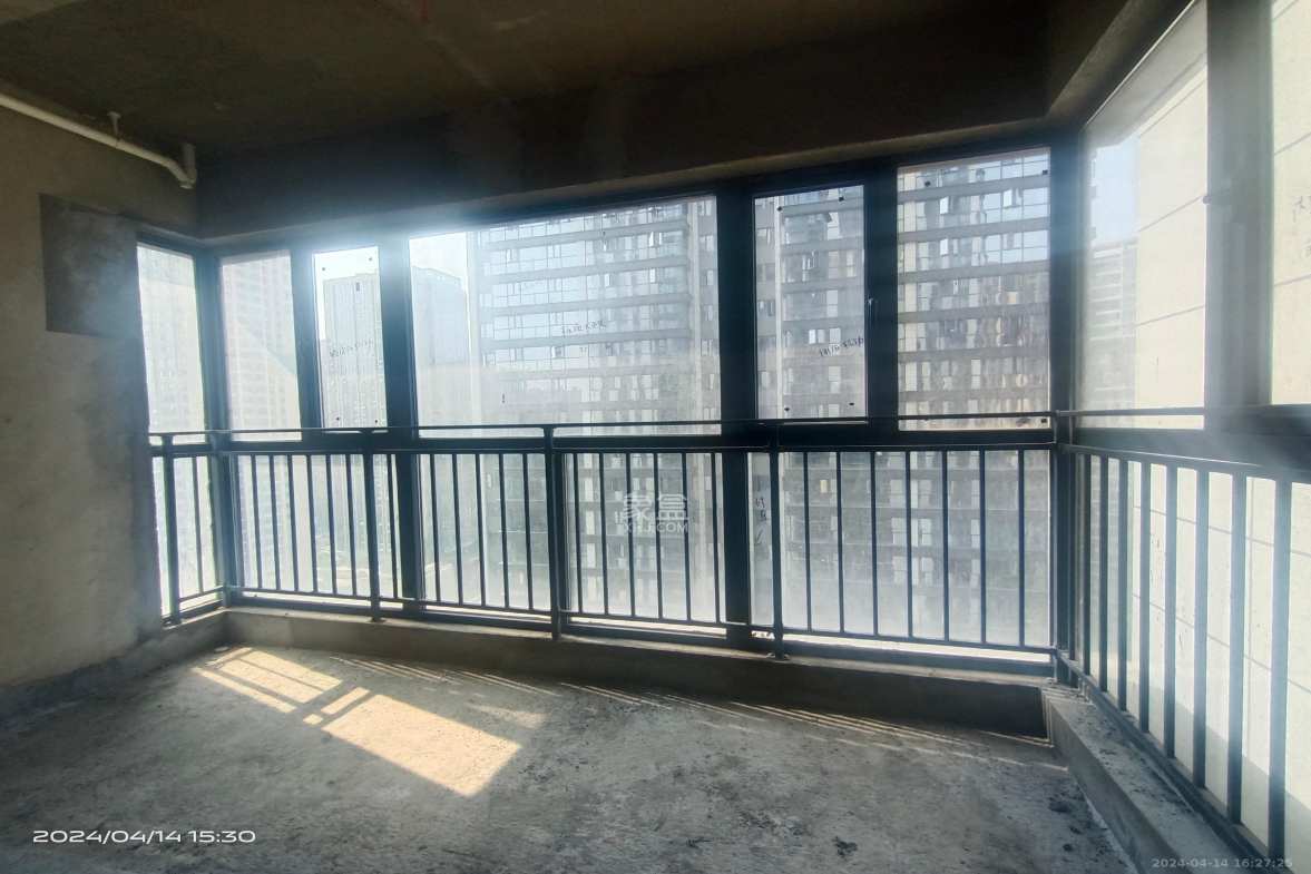 高峰璟麟府(高峰御园)  4室2厅2卫    1500.0元/月室内图