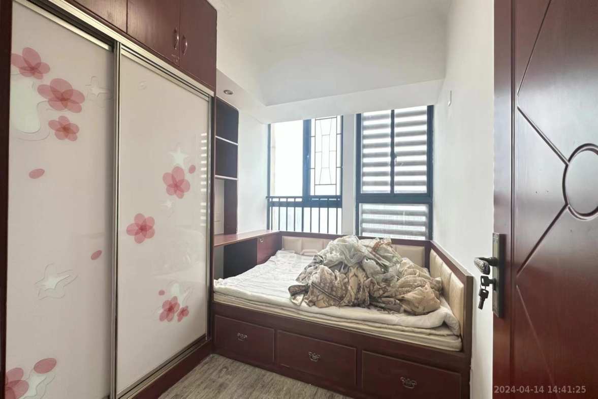 勤诚达新界 4室2厅2卫 2600.0元/月 勤诚达新界 4室2厅2卫 2600.0元/月室内图