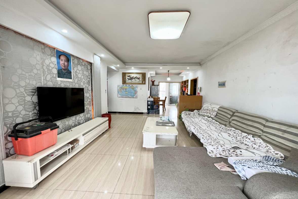 山语城一期  3室2厅2卫    2500.0元/月室内图