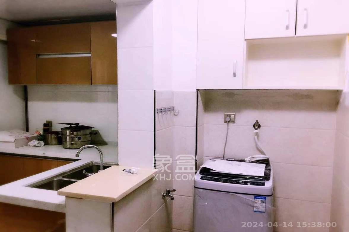 三一街区  3室2厅1卫   1600.00元/月室内图