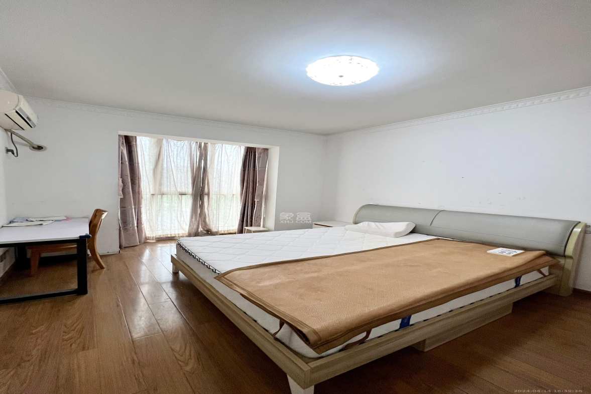 山语城一期  3室2厅2卫    2500.0元/月室内图