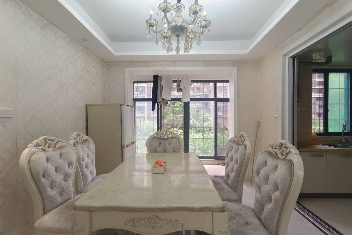 中国铁建金色蓝庭  3室2厅2卫    2200.0元/月室内图