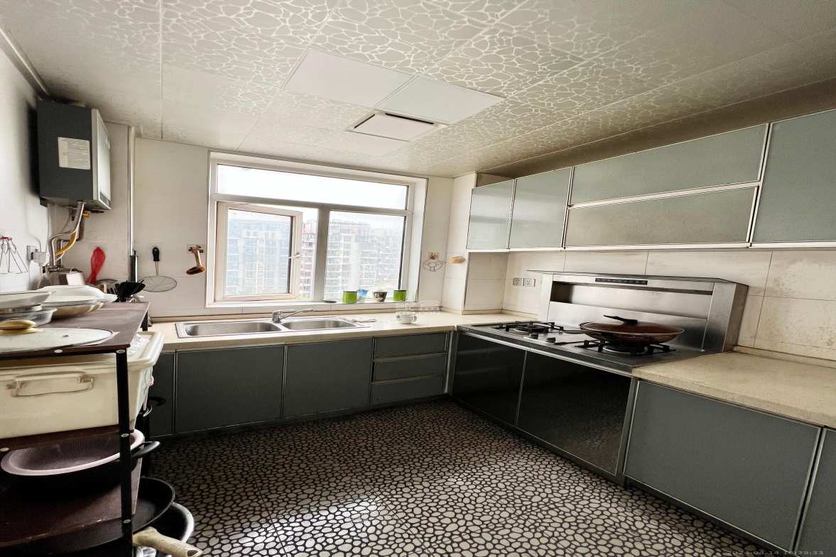 山语城一期  3室2厅2卫    2500.0元/月室内图