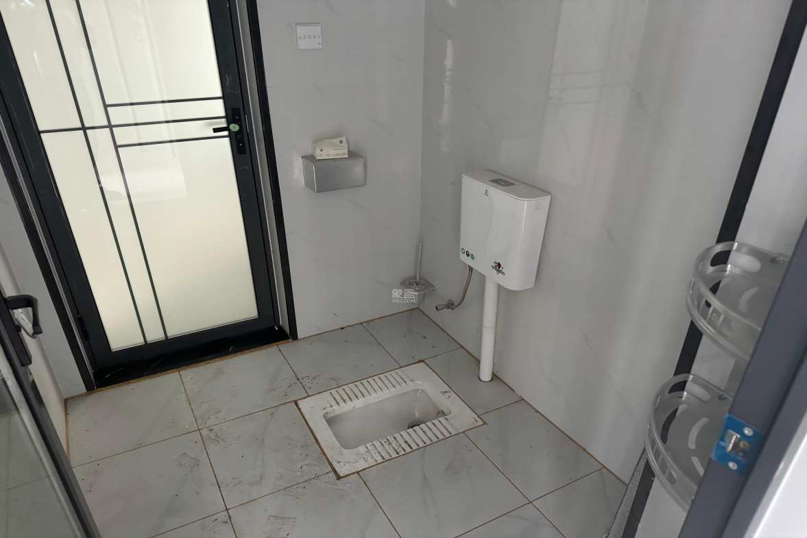 坪山家园  3室2厅1卫    1800.0元/月室内图