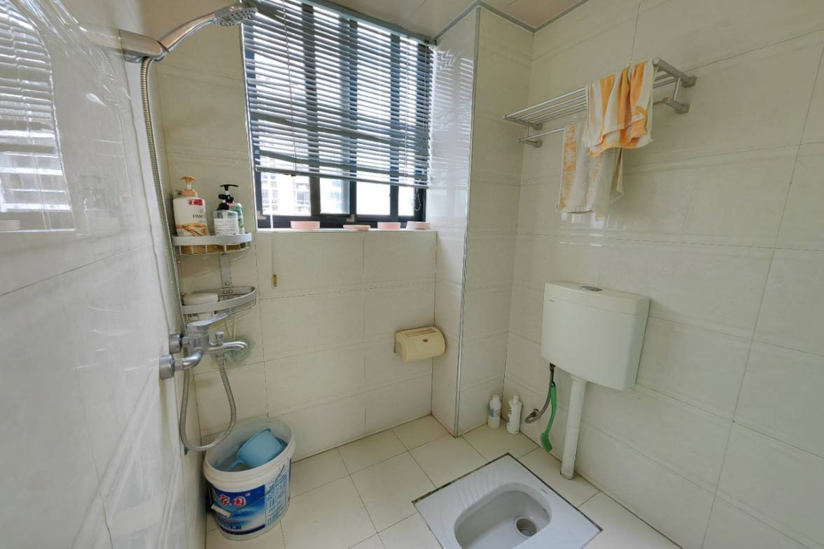 旺佳华府  3室2厅2卫   2500.00元/月室内图