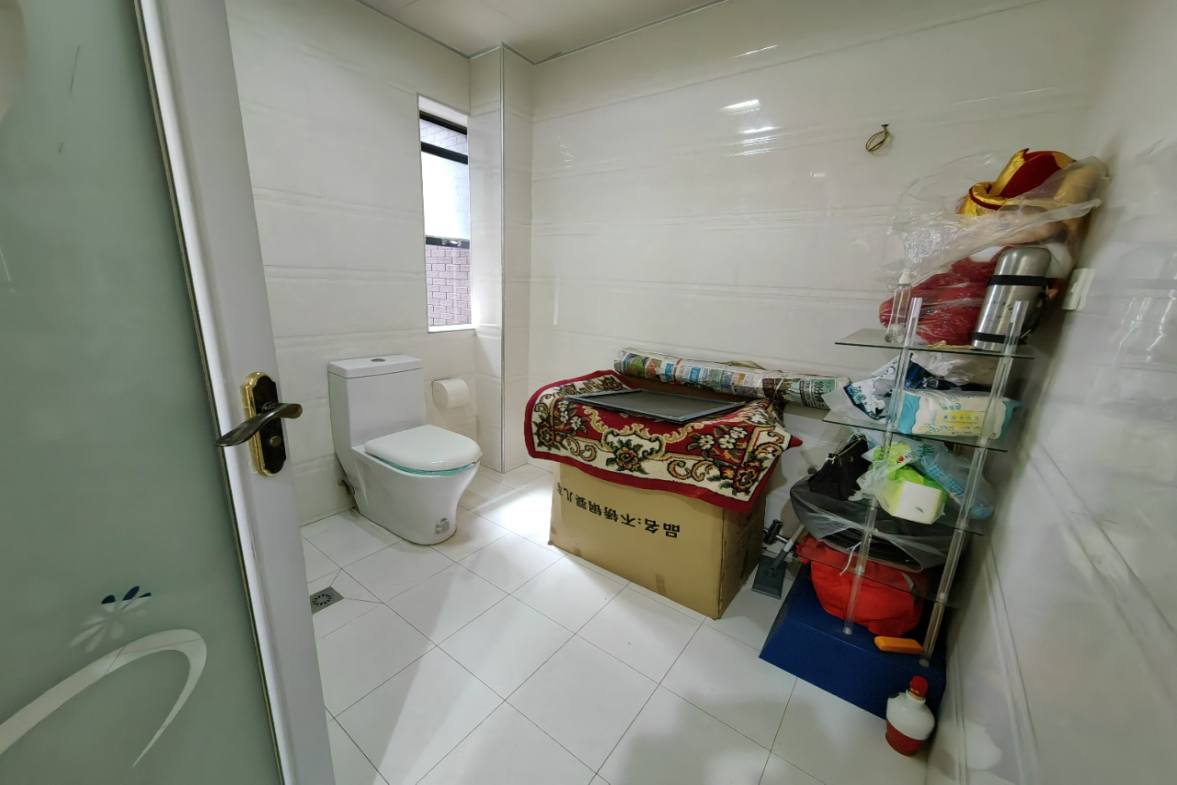 旺佳华府  3室2厅2卫   2500.00元/月室内图