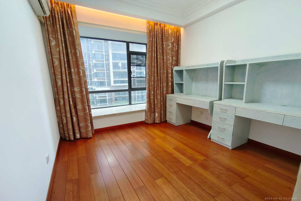 华晨御园  5室2厅2卫    4500.0元/月室内图