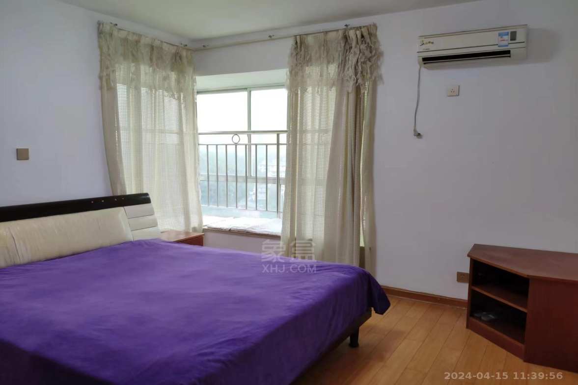 四季花园  2室1厅1卫    1100.0元/月 四季花园  2室1厅1卫    1100.0元/月室内图1