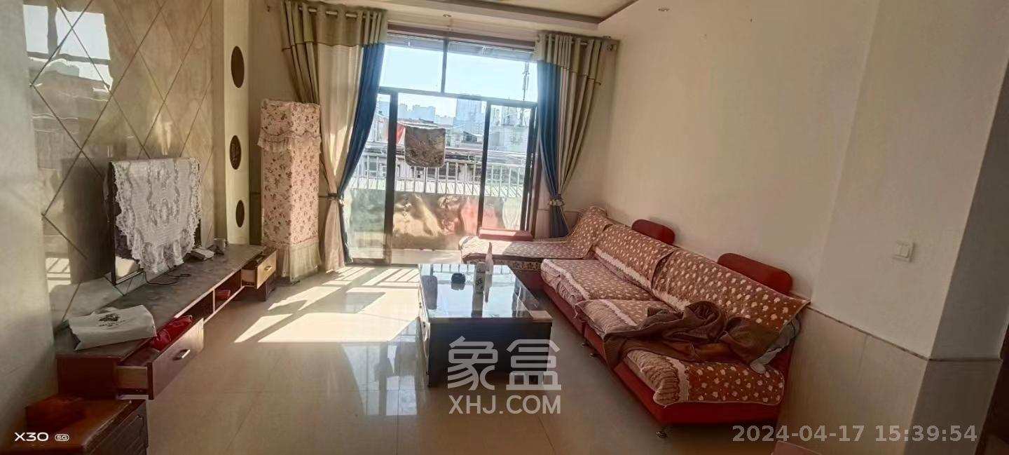 高桥火焰市场  3室2厅1卫    1800.0元/月室内图1