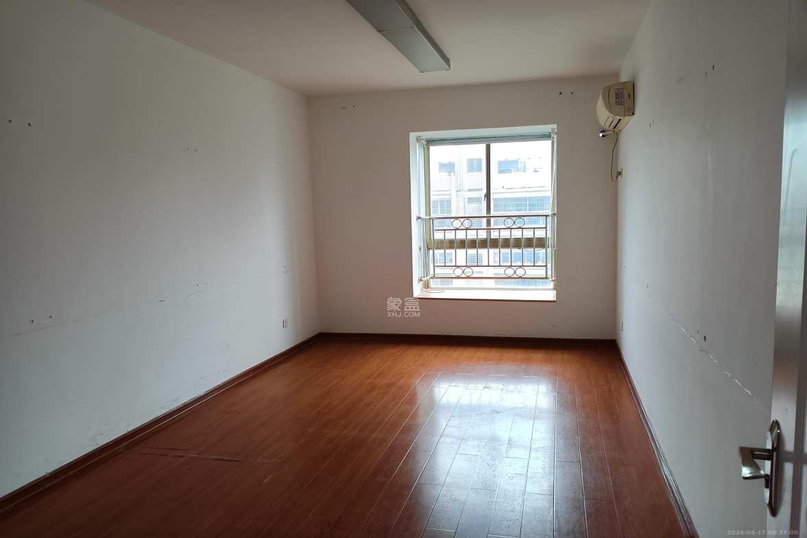 润沁园（润沁公馆）  4室2厅1卫    4500.0元/月室内图