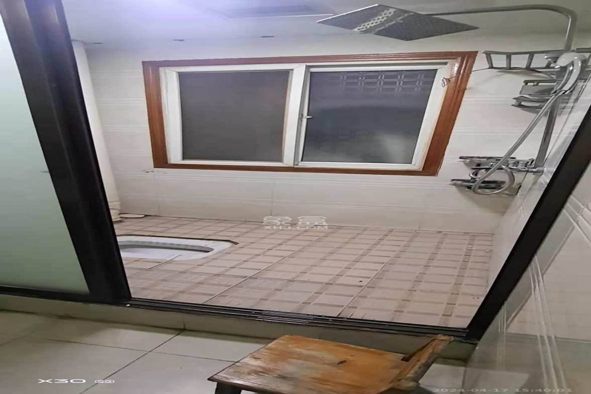 高桥火焰市场  3室2厅1卫    1800.0元/月室内图