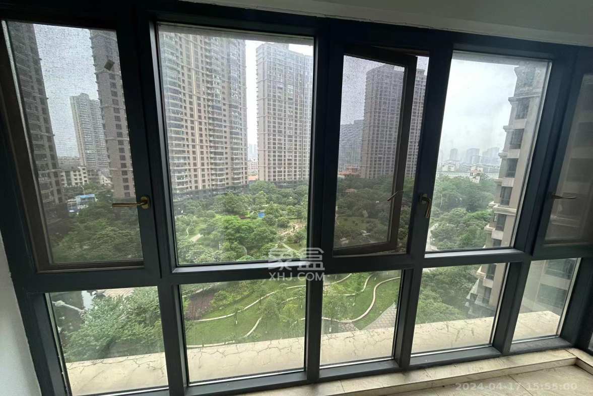 海洋半岛（月珑湾）  3室2厅2卫    3400.0元/月室内图