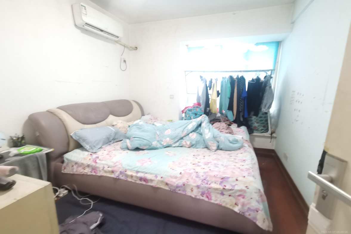 咸嘉新村嘉华苑  4室2厅2卫   3000.00元/月室内图