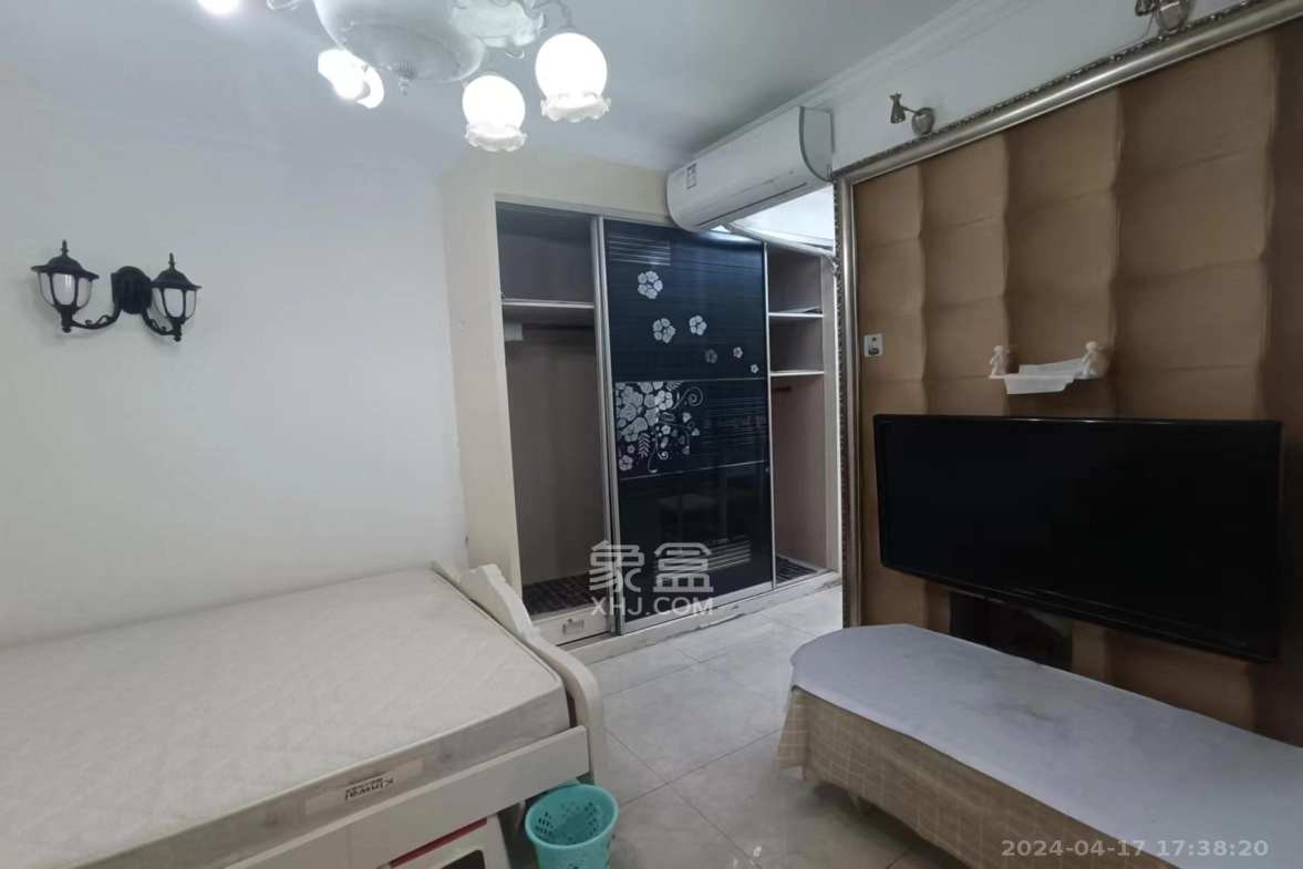 长坡社区  1室1厅1卫    1300.0元/月室内图