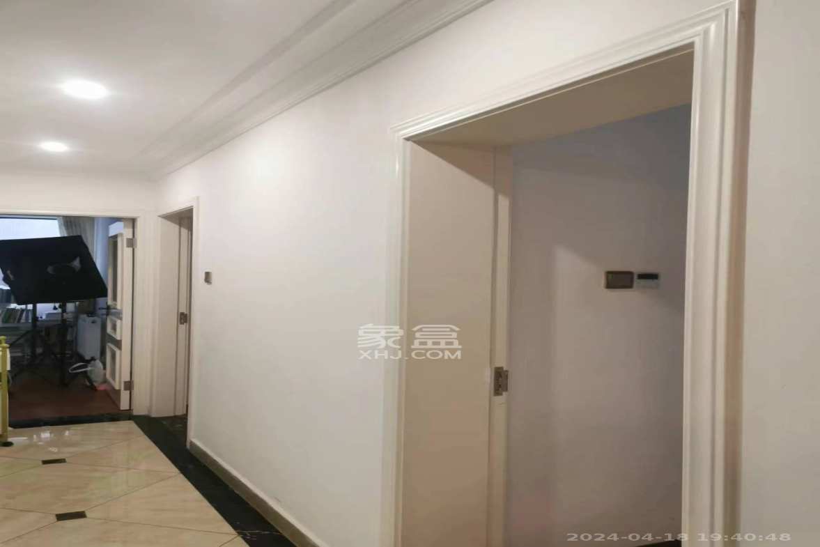 京武浪琴山一、二期  3室2厅1卫   5400.00元/月室内图